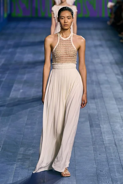 Look 8